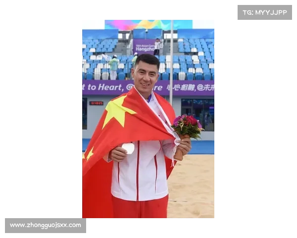 沙排老将哈力克江肩部脱臼缠绷带顽强拼搏力挽狂澜斩获银牌